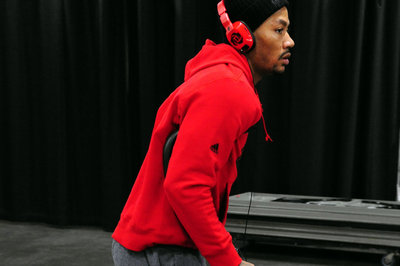 Steve Dykes/USA TODAY Sports Derrick Rose walks out of the Moda Center in Portland on crutches after injuring his right knee against the Trail Blazers Friday night. An MRI on Saturday revealed his injury was a torn meniscus.